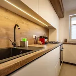 Urban Plaza Mountain View Alpine Escape Apartment
