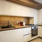 Urban Plaza Mountain View Alpine Escape Apartment