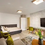 Apartment Urban Plaza Mountain View Alpine Escape *