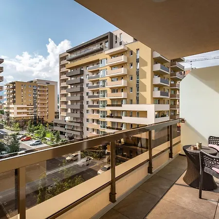 Urban Plaza Alpine Escape With Free Parking, Balcony, Washer & Dryer Braşov
