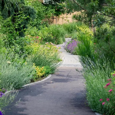 Διαμέρισμα Urban Plaza Alpine Escape With Free Parking, Balcony, Washer & Dryer *