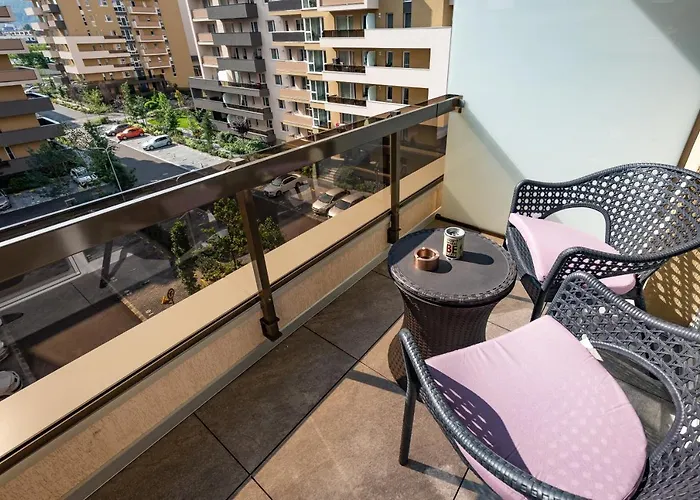 Urban Plaza Alpine Escape With Free Parking, Balcony, Washer & Dryer *