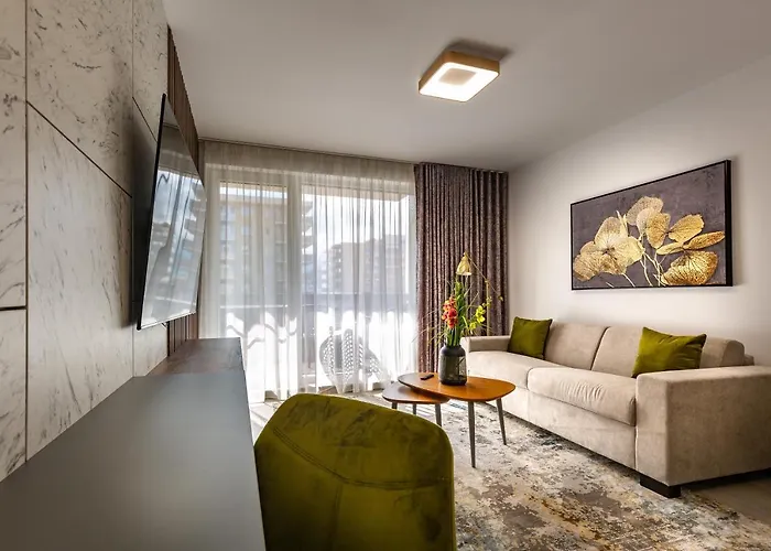 Urban Plaza Mountain View Alpine Escape Studio Apartment Brașov